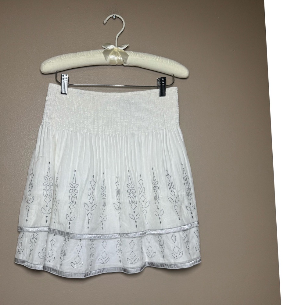 White House Black Market White Silver Embroidered Smocked Mini Skirt XS NWT